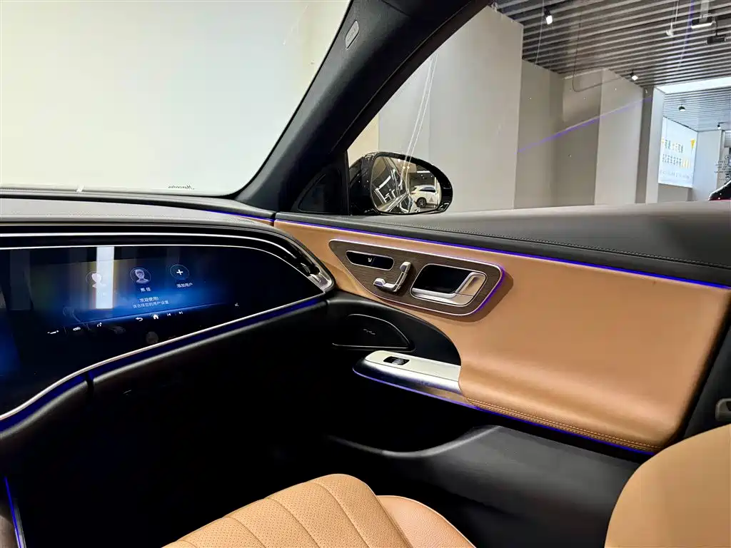 2024 Mercedes-Benz E 350 e L Plug-in Hybrid Sedan