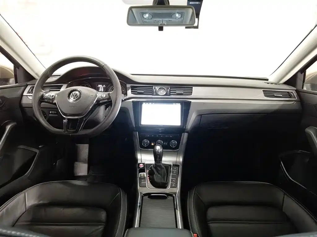 Volkswagen Passat 2017 330TSI DSG Zunrong Edition