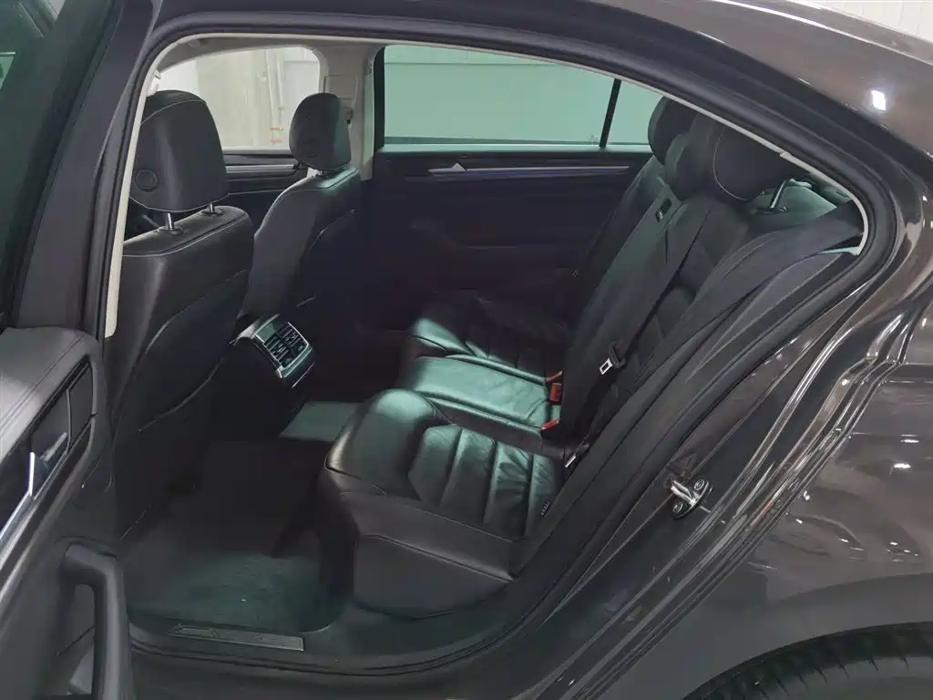 Volkswagen Phideon 2018 Facelift 380TSI FWD Business Edition