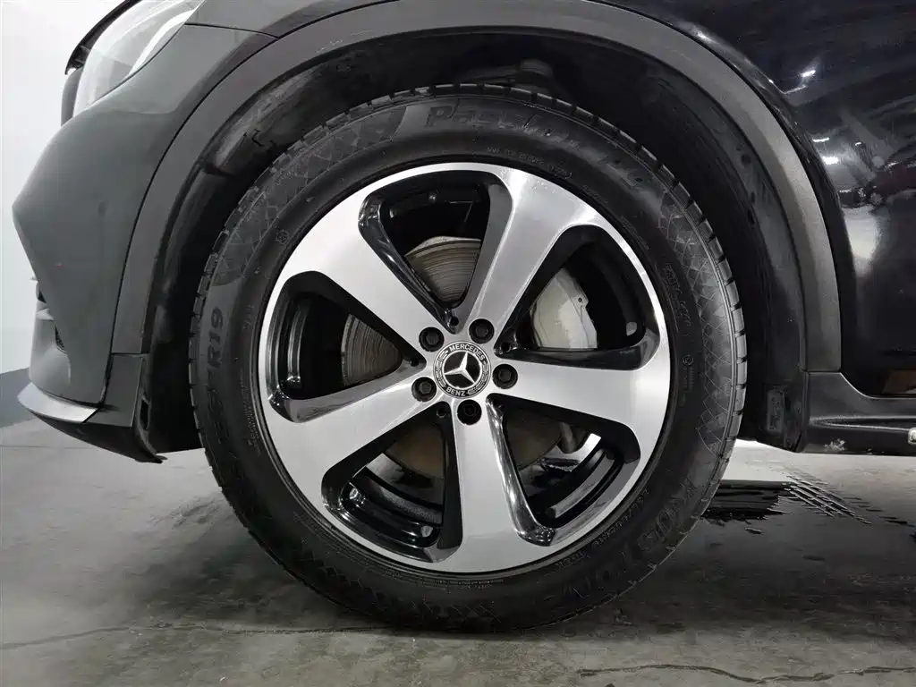 Mercedes-Benz GLC 2018 GLC 260 4MATIC Luxury Edition