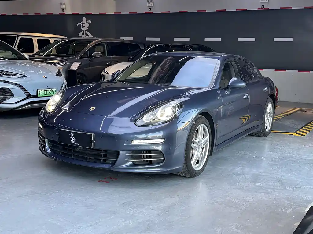 Porsche Panamera 2014 Panamera 4 3.0T