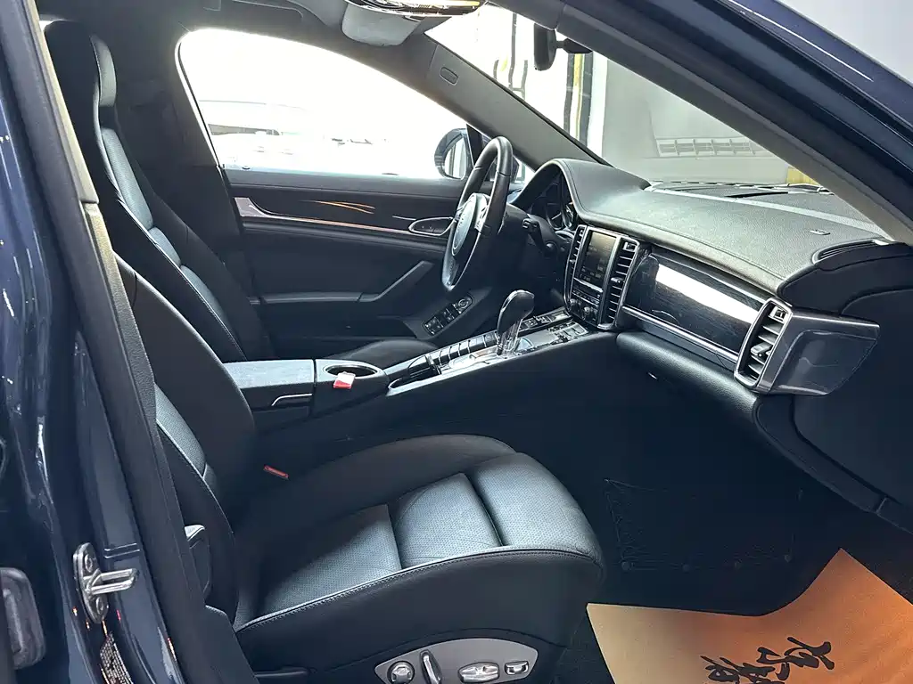 Porsche Panamera 2014 Panamera 4 3.0T