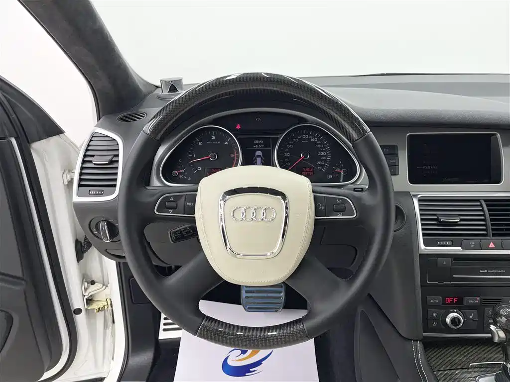Audi Q7 2010 6.0 V12 TDI Flagship