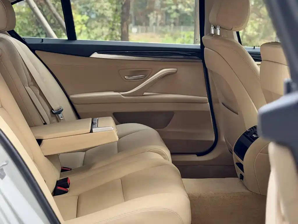 BMW 5 Series 2014 530Li Leading Edition