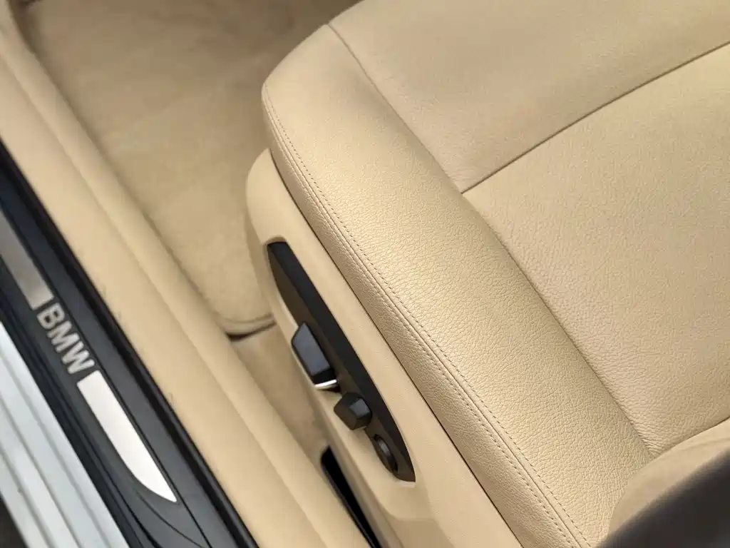 BMW 5 Series 2014 530Li Leading Edition