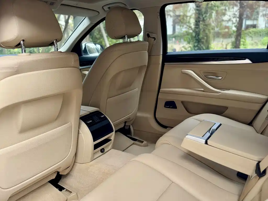 BMW 5 Series 2014 530Li Leading Edition