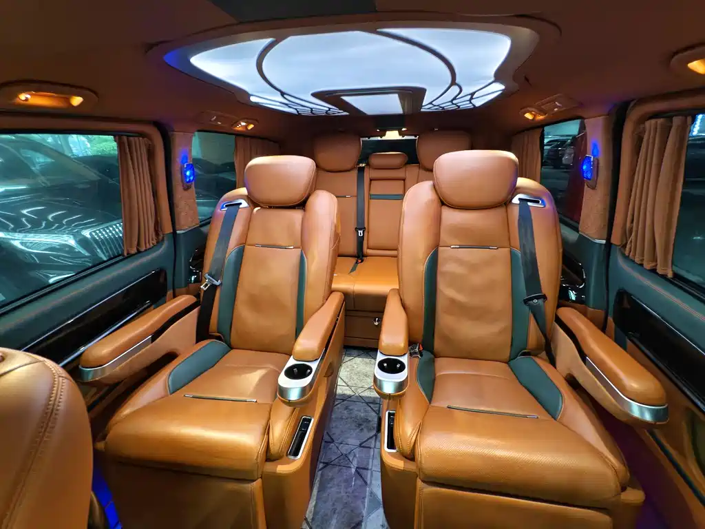 Mercedes-Benz Vito 2021 2.0T Business Edition 7-seater