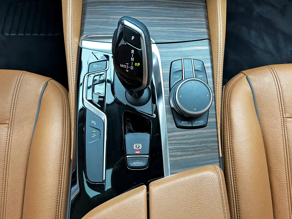 BMW 6 Series GT 2019 630i Luxury Design Package