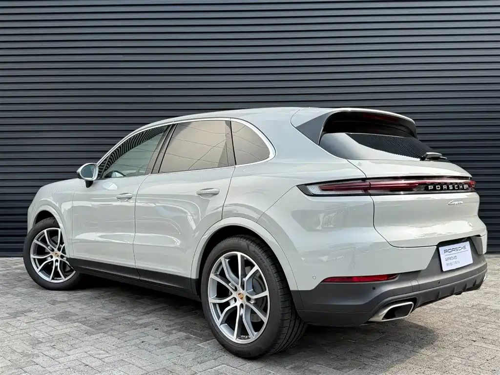 Porsche Cayenne 2025 3.0T Dream Edition