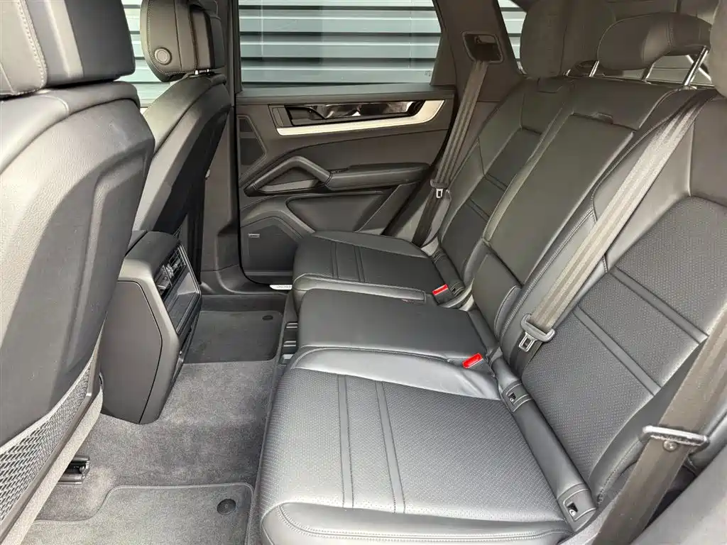 Porsche Cayenne 2025 3.0T Dream Edition