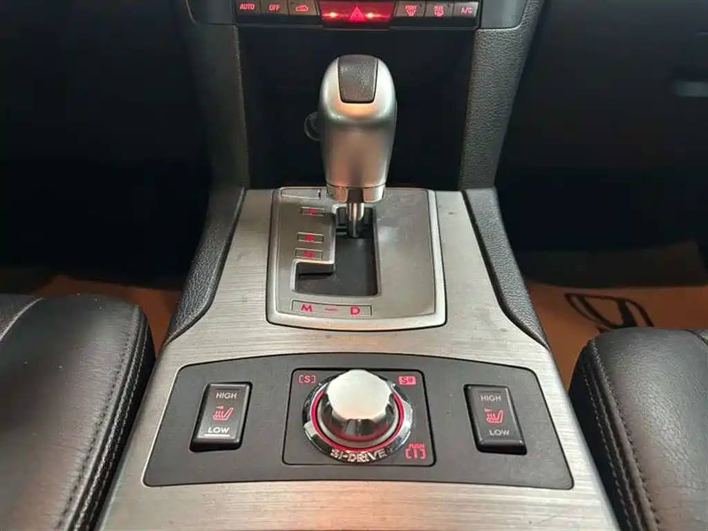 Outback 2010 model 3.6R Luxury Navigation Edition
