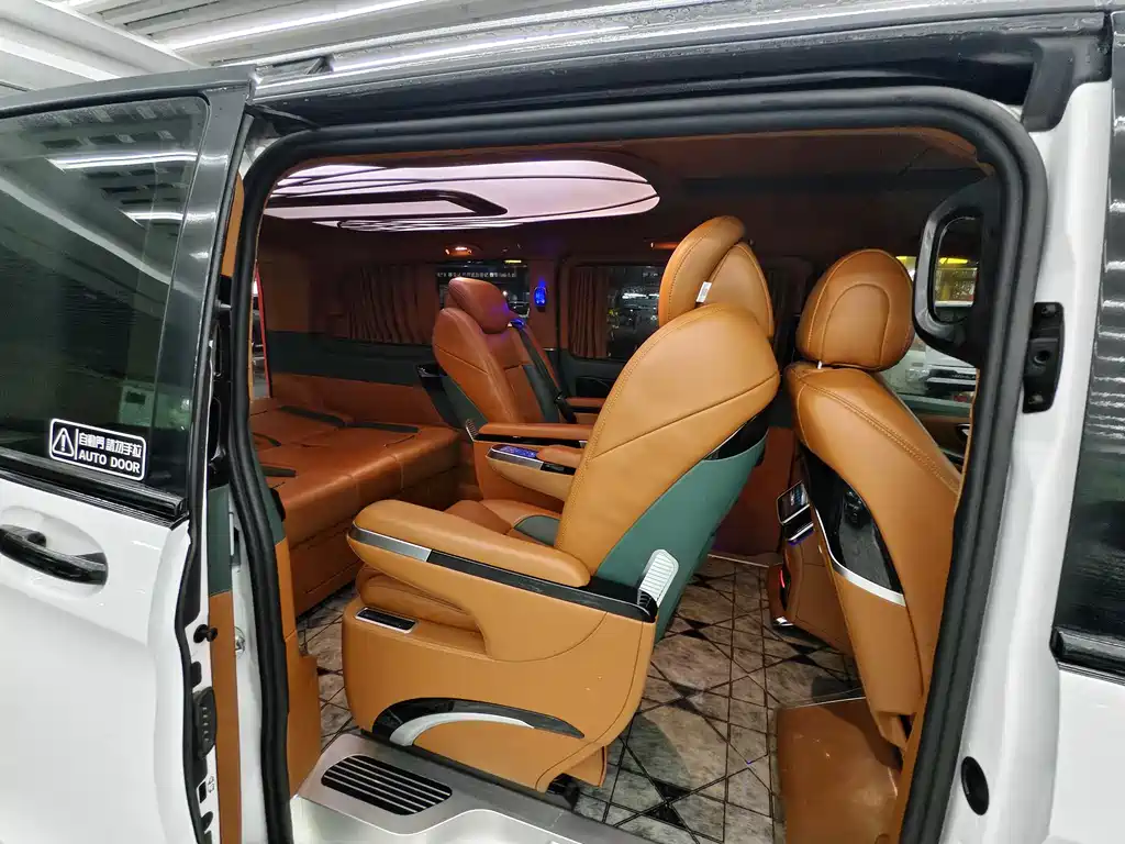 Mercedes-Benz Vito 2021 2.0T Business Edition 7-seater
