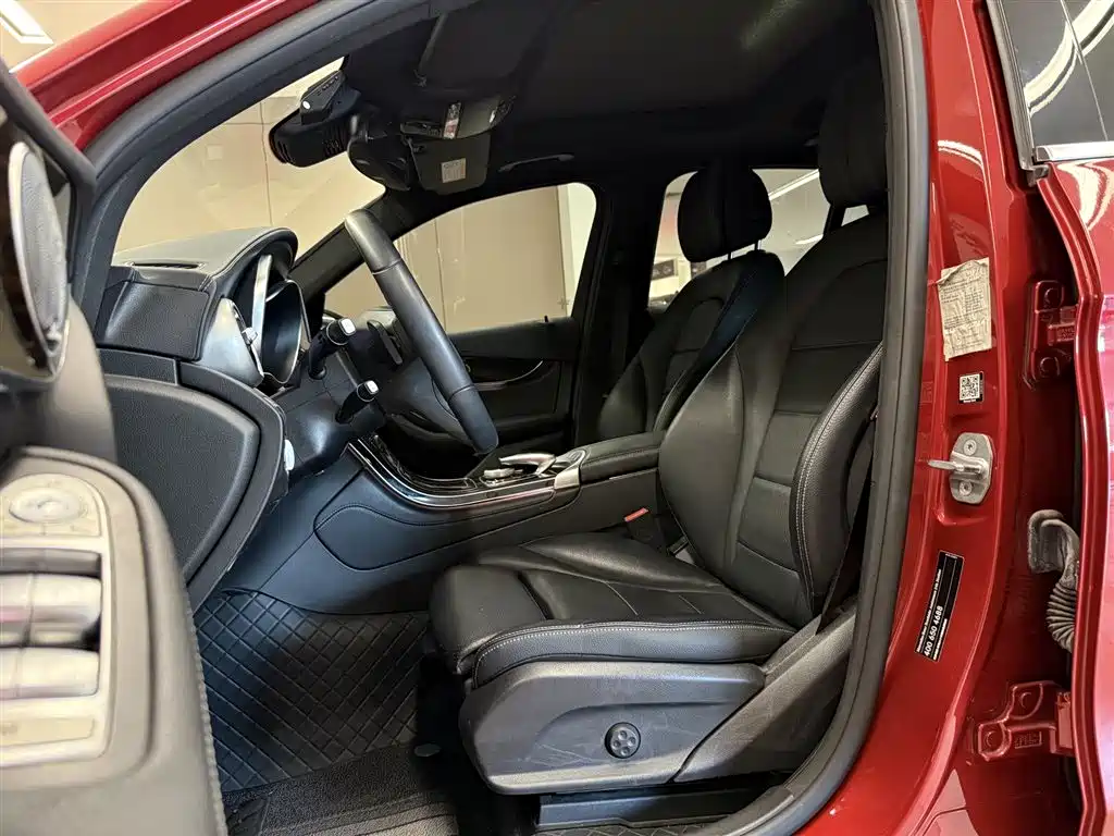 Mercedes-Benz GLC 2018 GLC 260 4MATIC Luxury