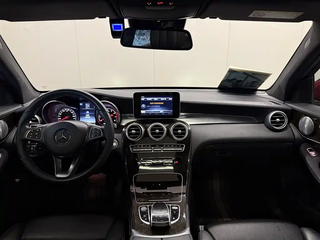 Mercedes-Benz GLC 2018 GLC 260 4MATIC Luxury