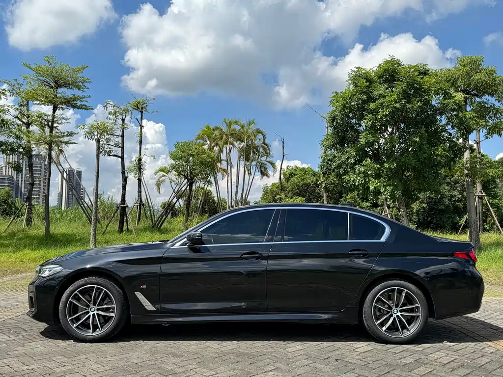 BMW 5 Series 2022 Facelift 525Li M Sport Package - фото 19