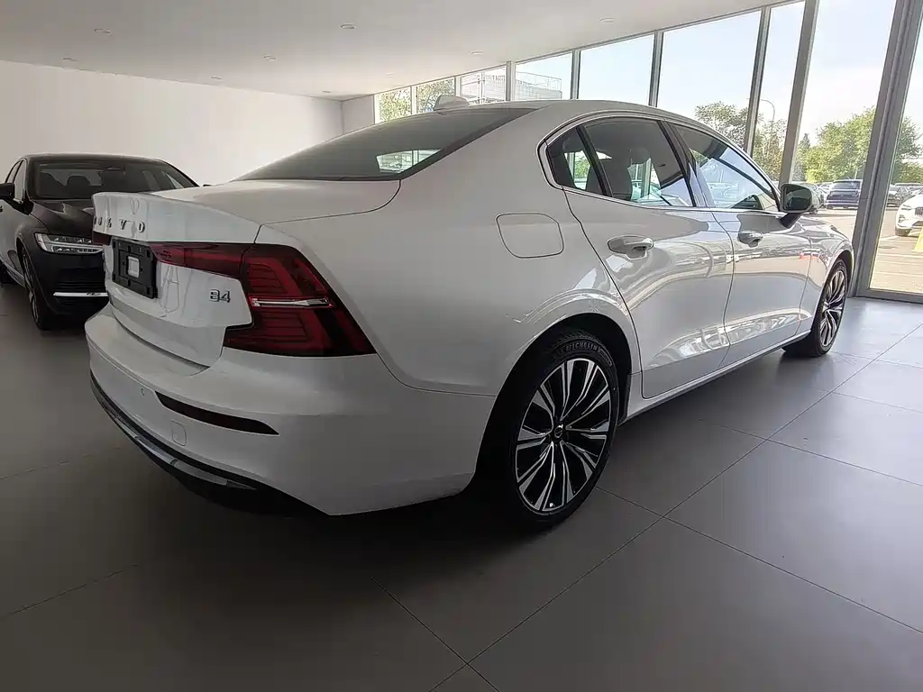 Volvo S60 2024 B4 Inscription