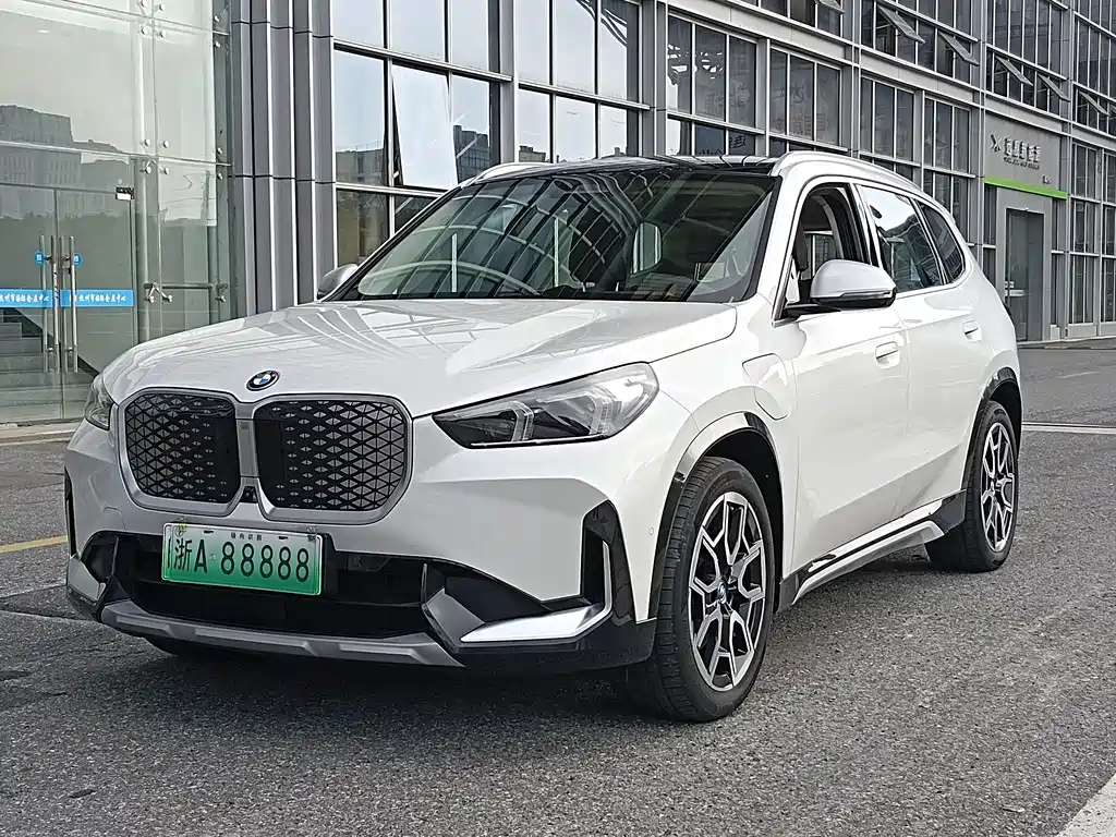 BMW iX1 2023 xDrive30L X Design Package
