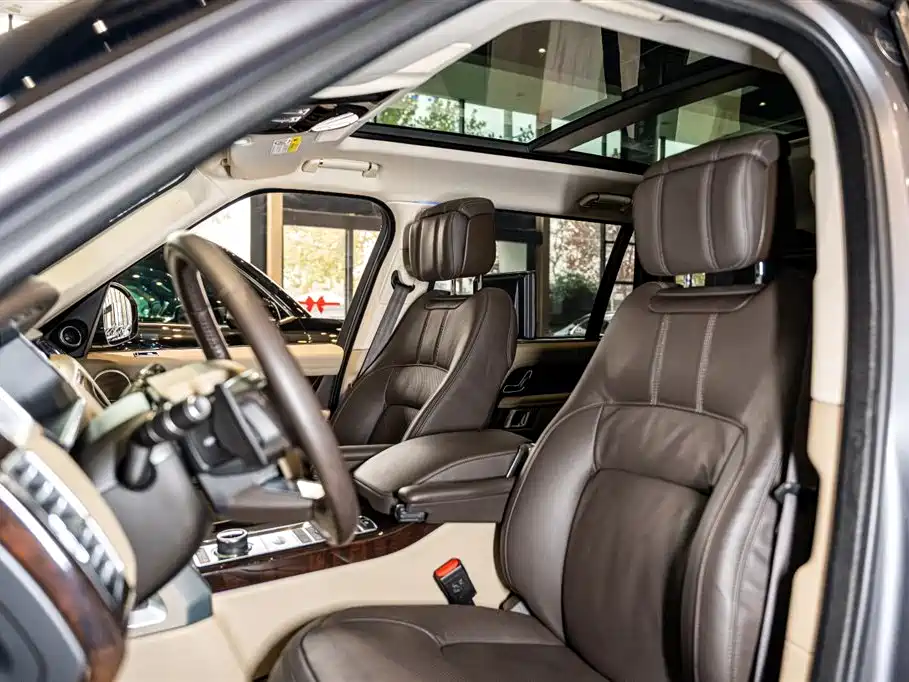 2022 Range Rover 3.0 L6 400PS Heritage Extended Classic Edition