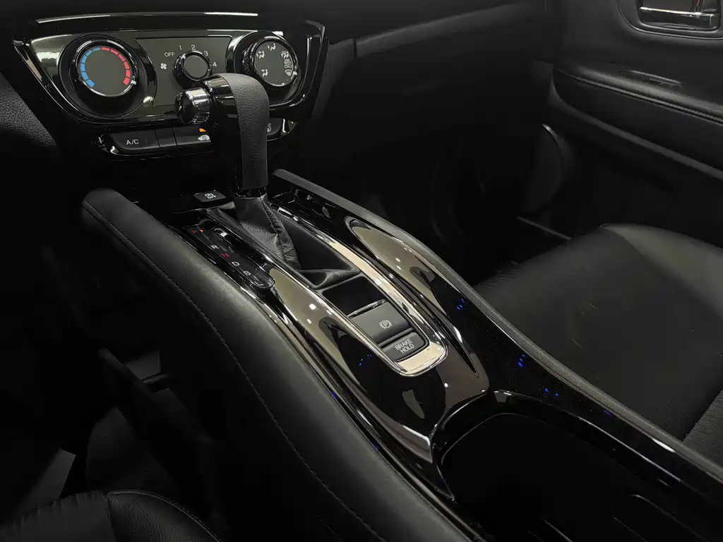 Honda Vezel 2022 1.5L CVT Phantom Night Pioneer Edition