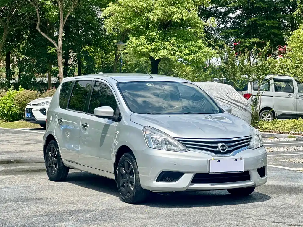 Nissan Livina 2015 1.6 XE CVT Comfort Edition