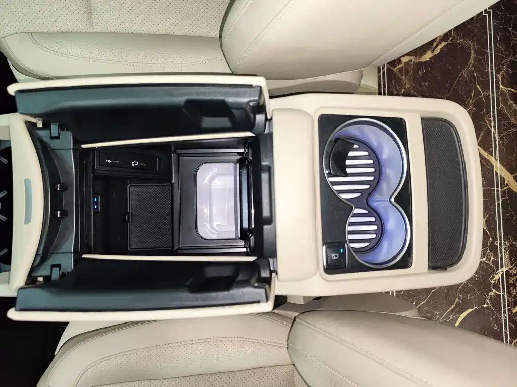 Mercedes-Benz V-Class 2022 V 260 Navigator Edition