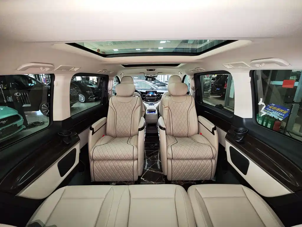 Mercedes-Benz V-Class 2022 V 260 Navigator Edition
