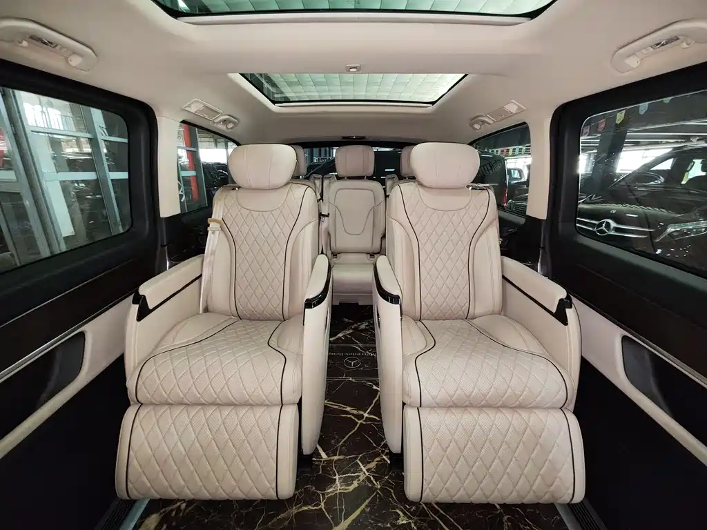 Mercedes-Benz V-Class 2022 V 260 Navigator Edition