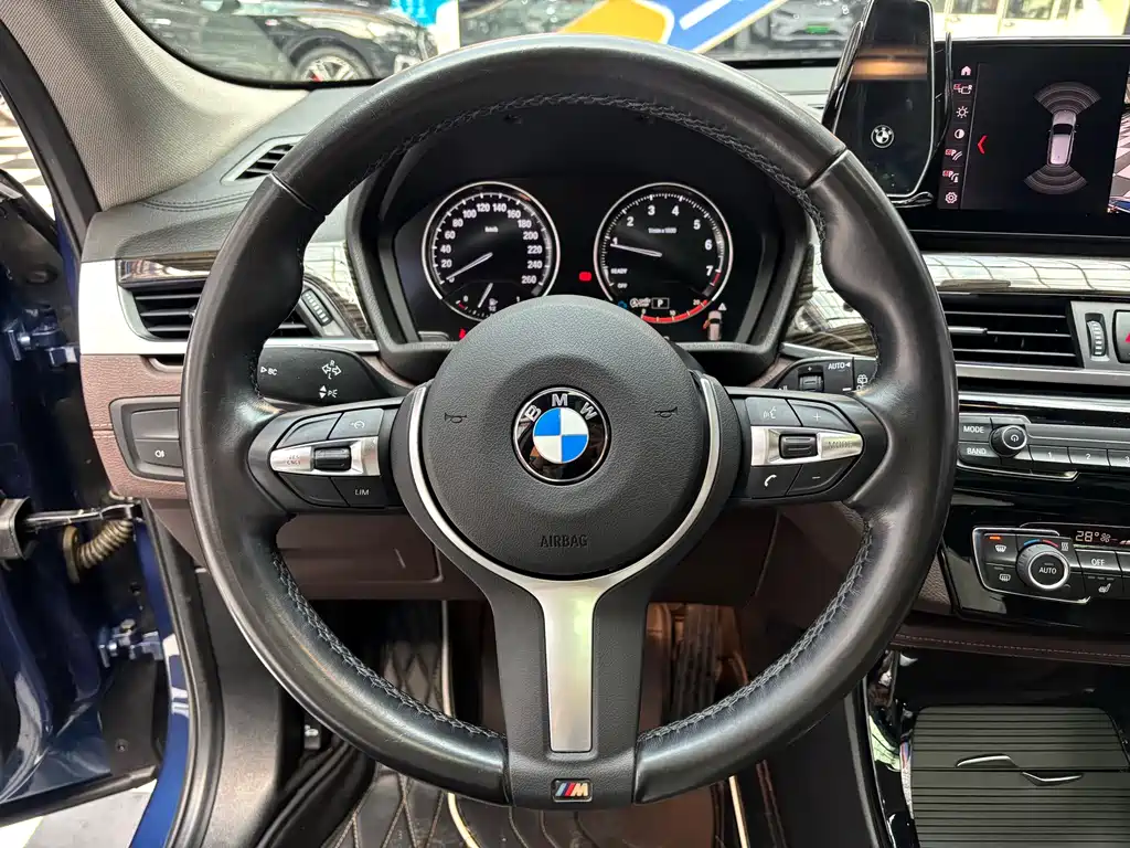 BMW X1 2021 xDrive25Li Exclusive Edition - фото 8