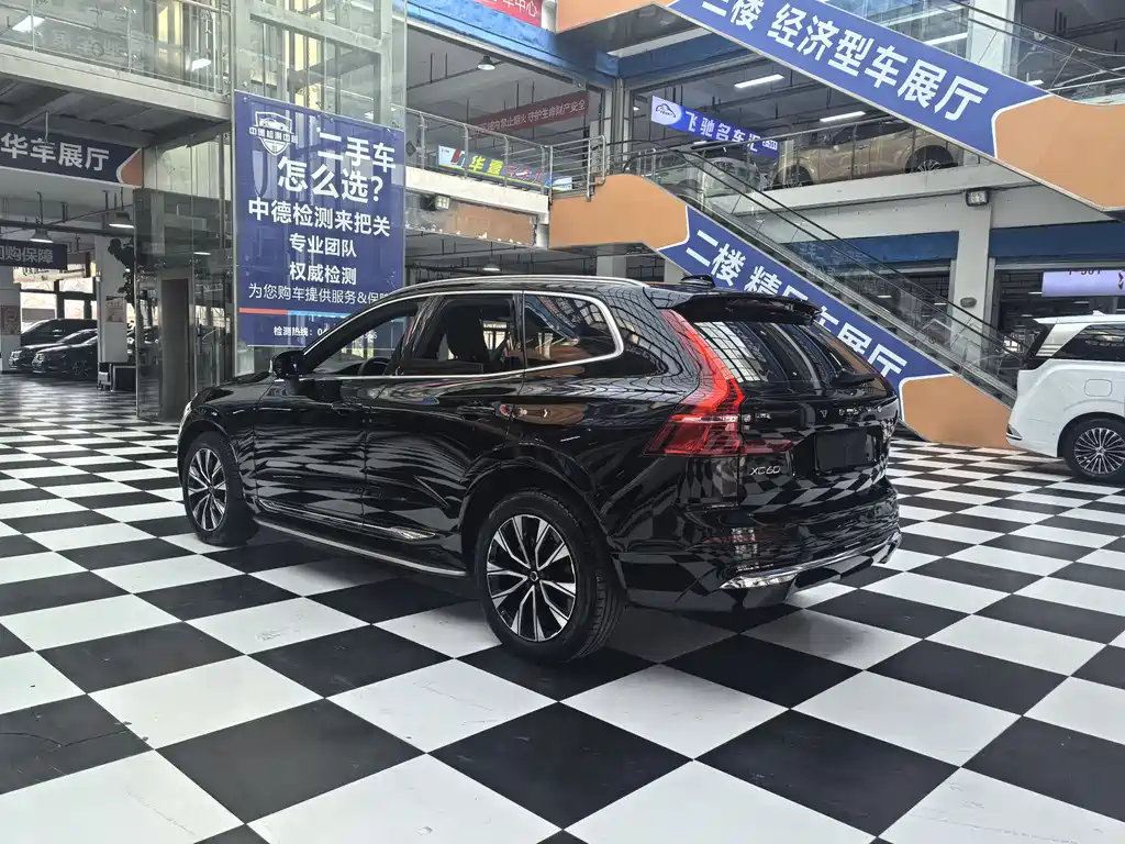 Volvo XC60 2023 B5 AWD Zhiyuan Luxury Edition