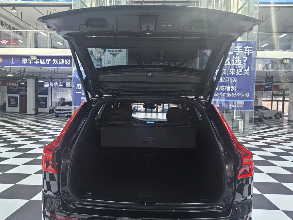 Volvo XC60 2023 B5 AWD Zhiyuan Luxury Edition