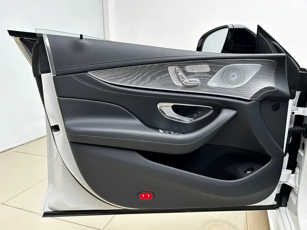 Mercedes-Benz CLS 300 2023