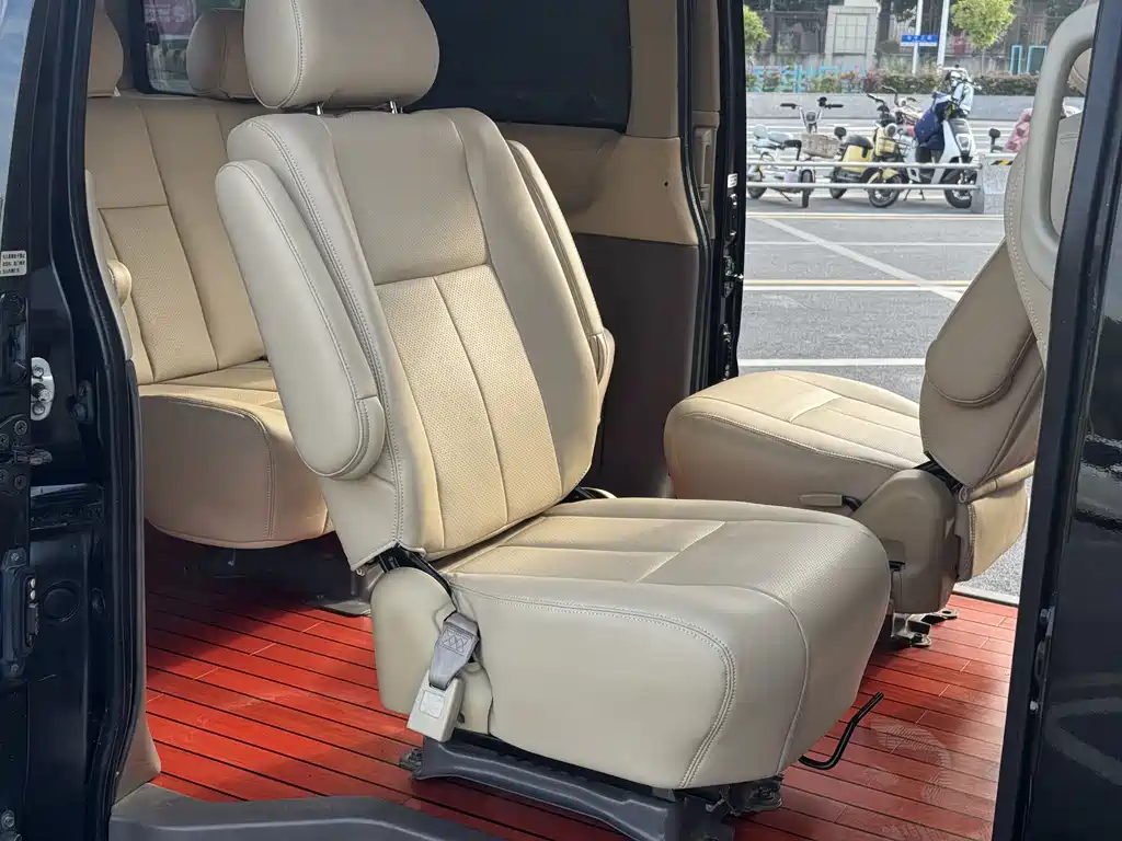 Jinbei Granse 2007 2.7L First Class Luxury 9-Seater 3RZ
