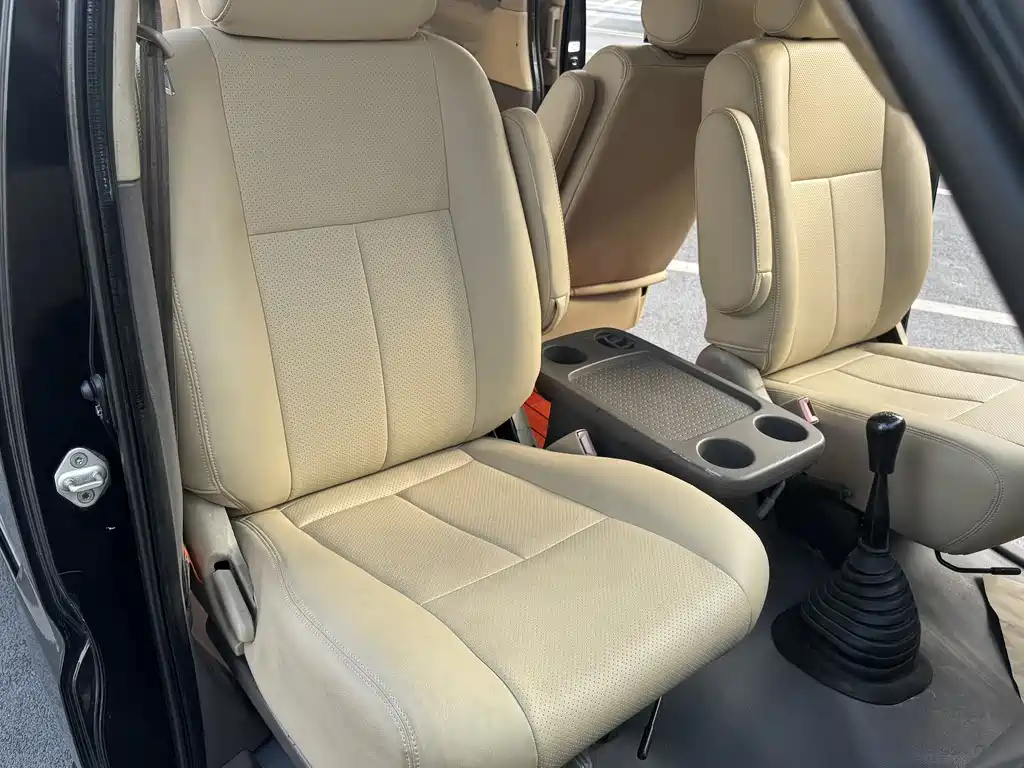 Jinbei Granse 2007 2.7L First Class Luxury 9-Seater 3RZ