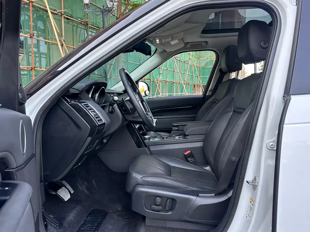 Land Rover Discovery 2019 3.0 SC V6 SE