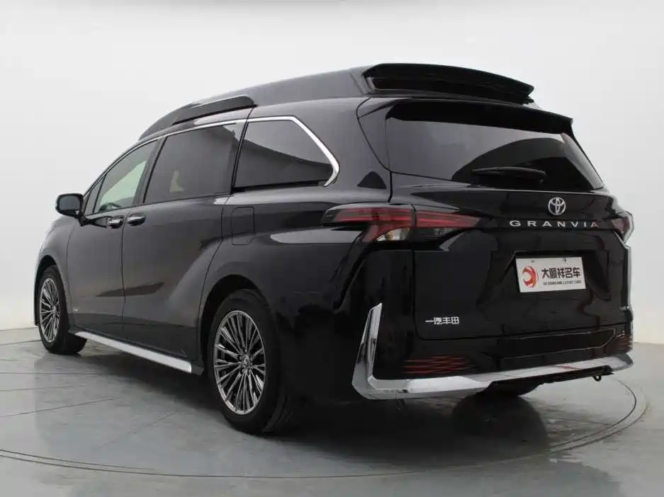 Granvia 2024 2.5L HEV Comfort Edition