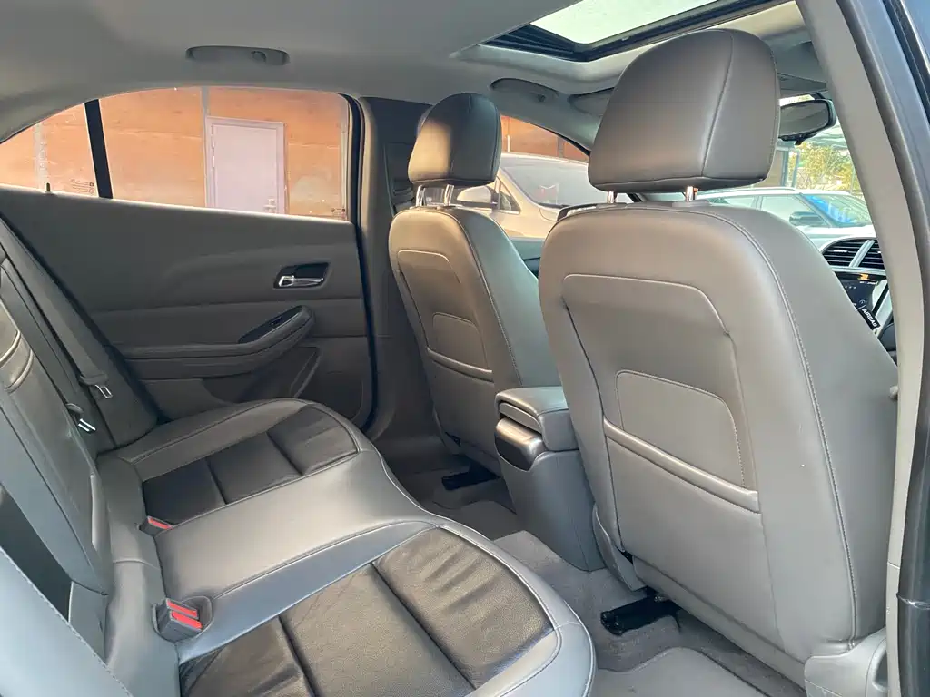 Chevrolet Malibu 2012 2.0L Automatic Luxury Edition