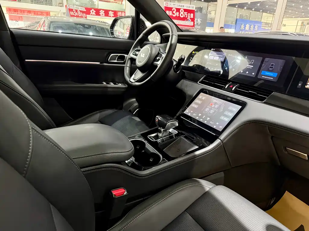 Li ONE 2021 Extended Range 6-Seater