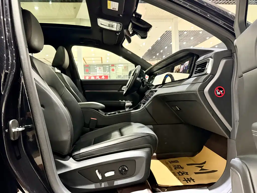 Li ONE 2021 Extended Range 6-Seater
