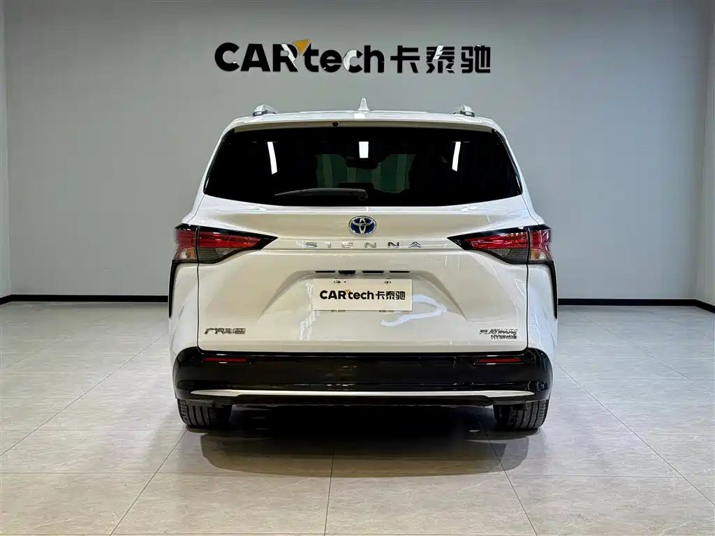 Toyota Sienna 2023 2.5L Hybrid Platinum Edition