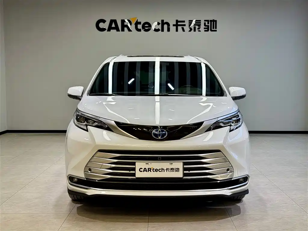 Toyota Sienna 2023 2.5L Hybrid Platinum Edition