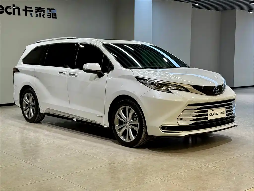 Toyota Sienna 2023 2.5L Hybrid Platinum Edition
