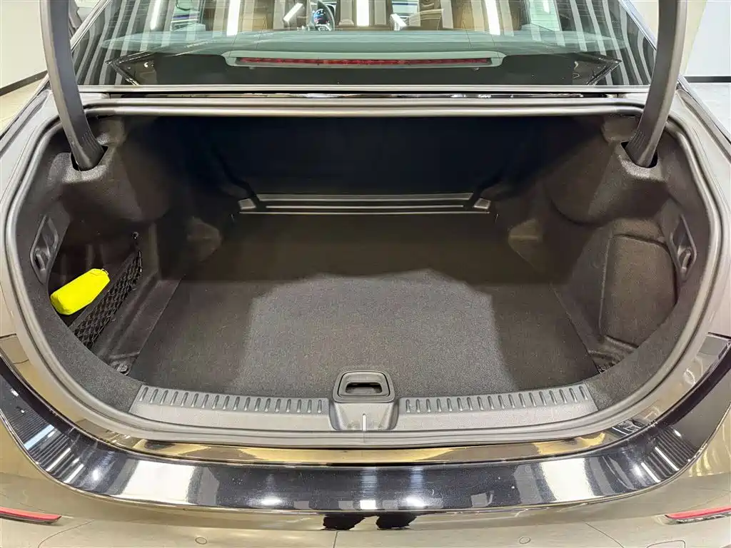 Mercedes-Benz E-Class 2025 Facelift E 300 L Fashion