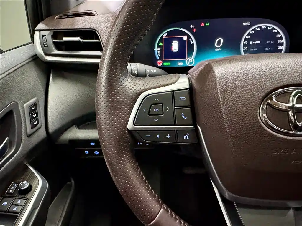 Toyota Sienna 2023 2.5L Hybrid Platinum Edition