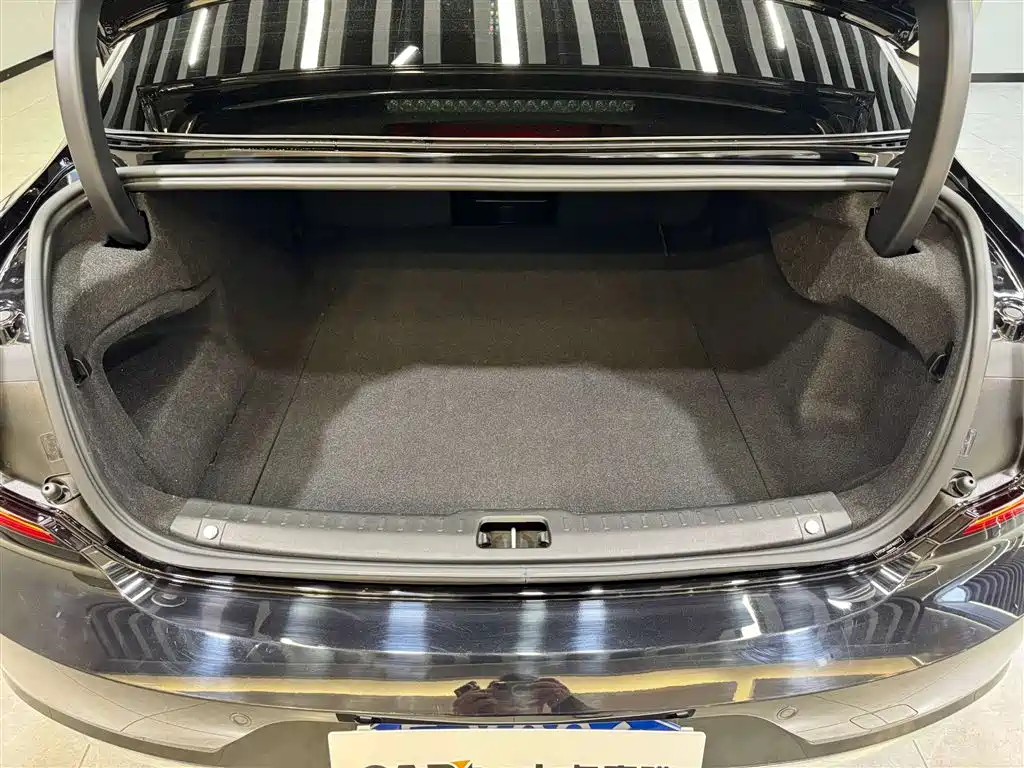 Volvo S90 2025 B5 Zhiyuan Luxury Edition