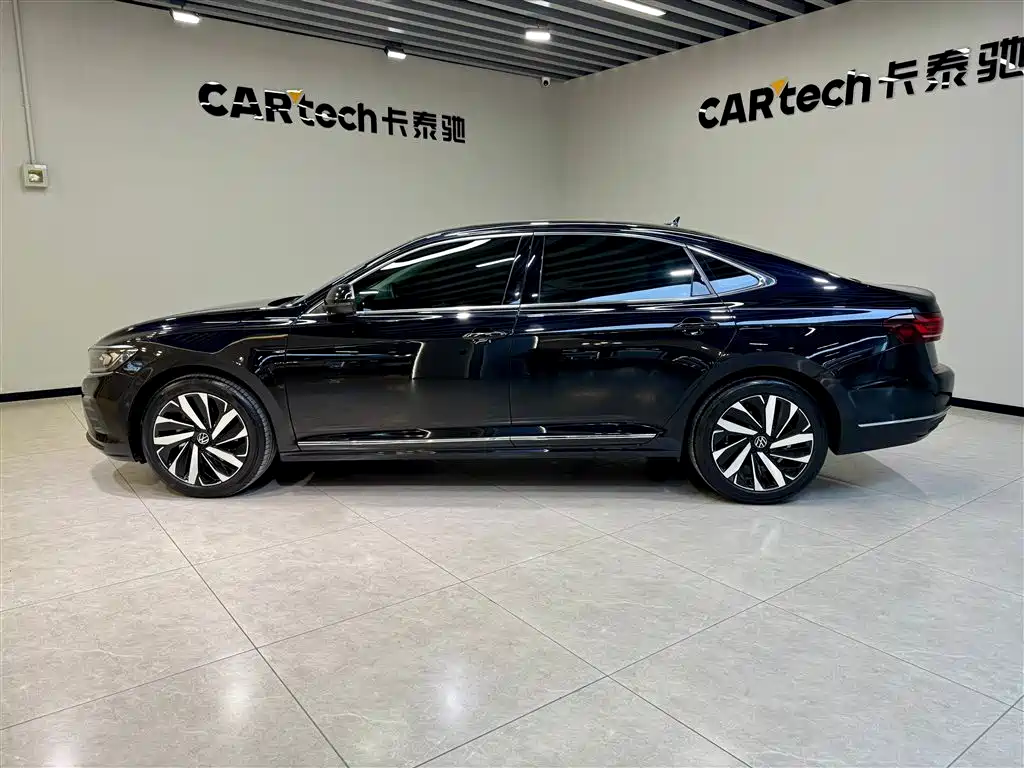 Volkswagen Passat 2025 Elite Edition 330TSI