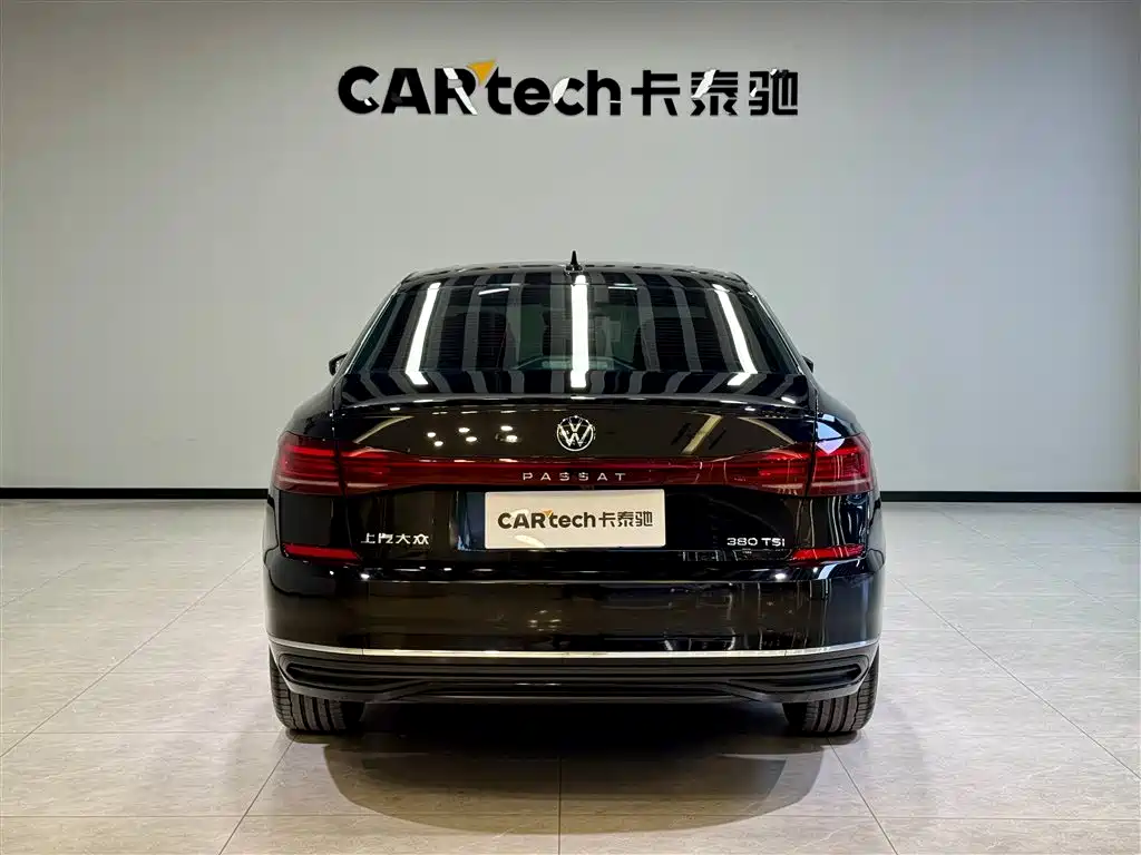 Volkswagen Passat 2025 Elite Edition 330TSI