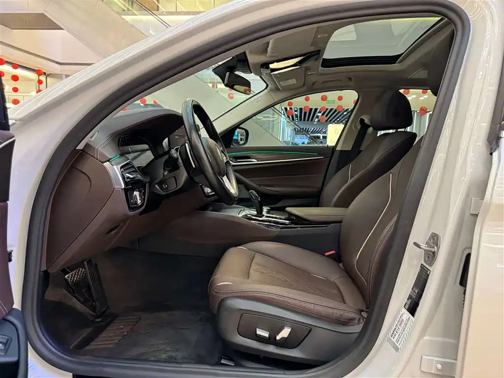 BMW 5 Series 2021 Facelift 530Li Leading Edition Luxury Package - фото 17