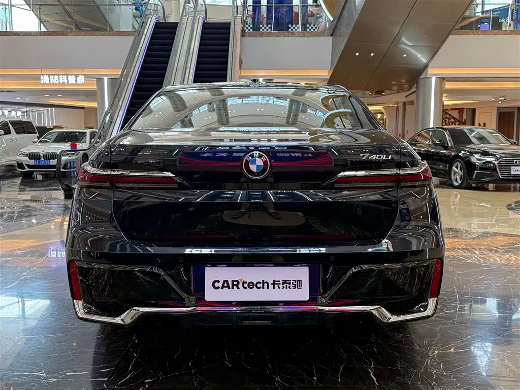 BMW 7 Series 2023 735Li M Sport Package