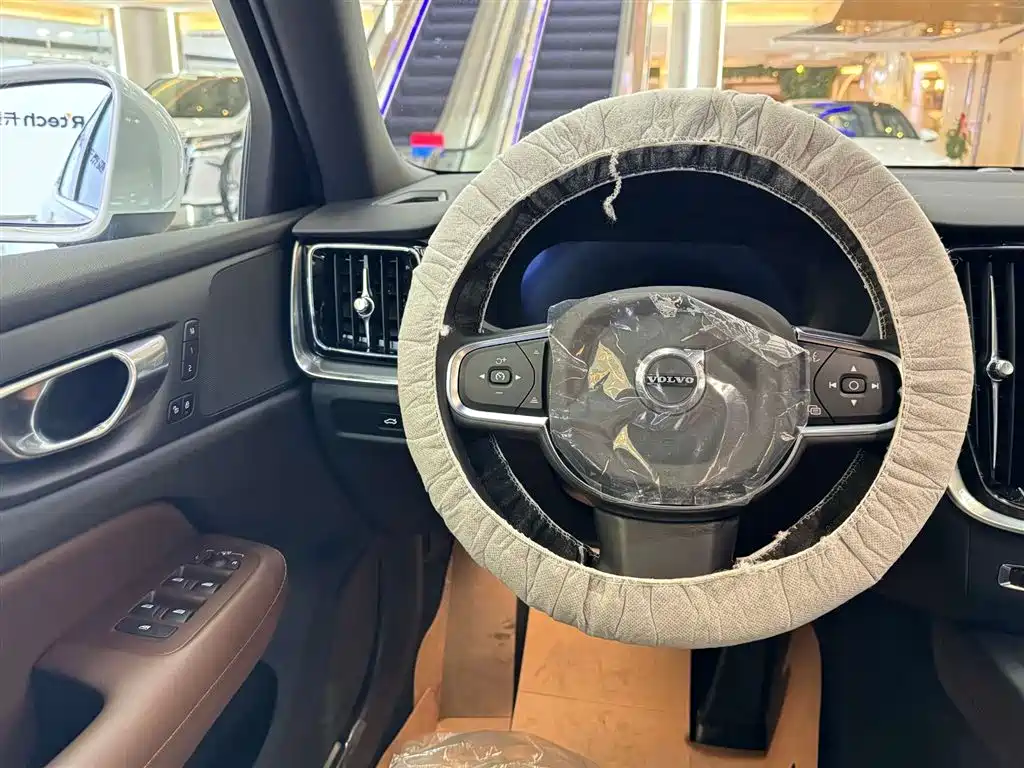 Volvo S60 2026 B4