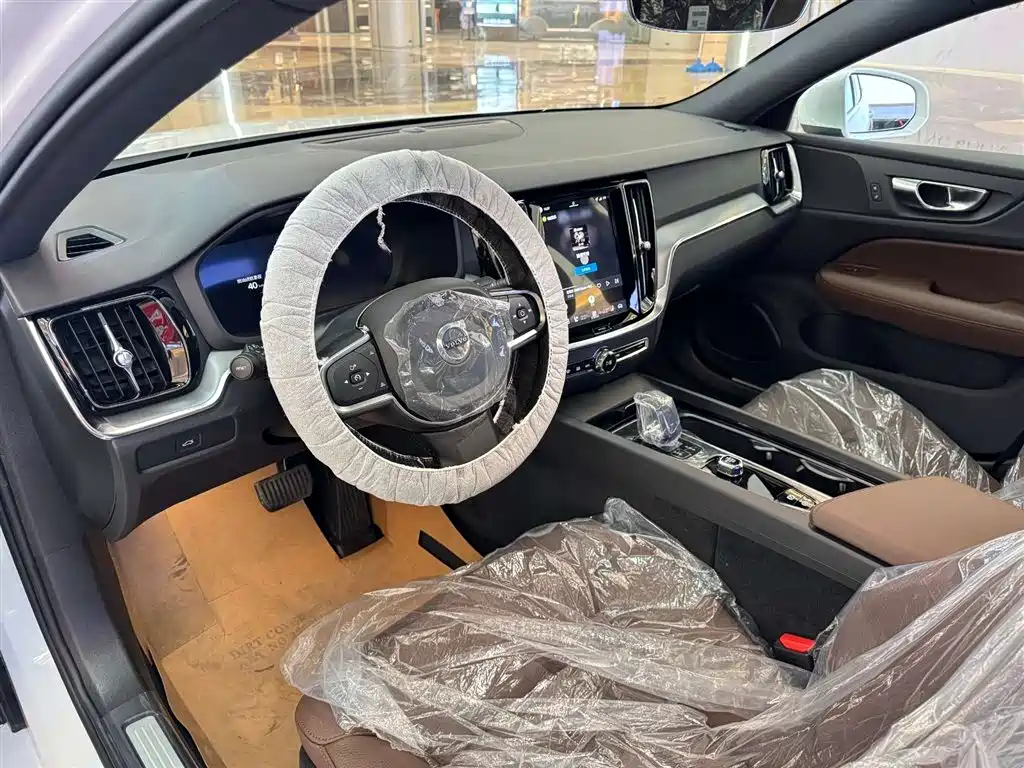 Volvo S60 2026 B4